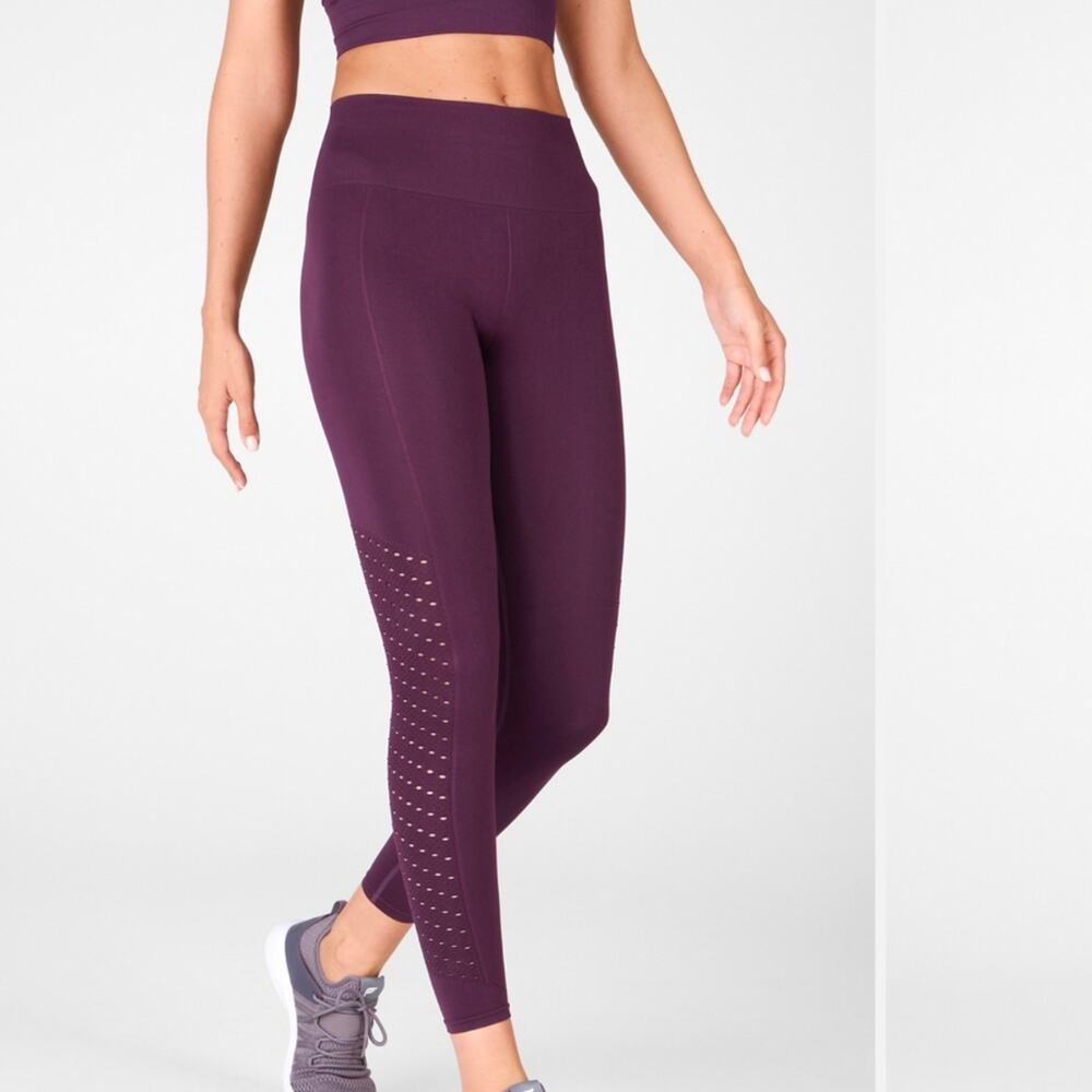 Fabletics Sync High waisted perforated 7/8 legging